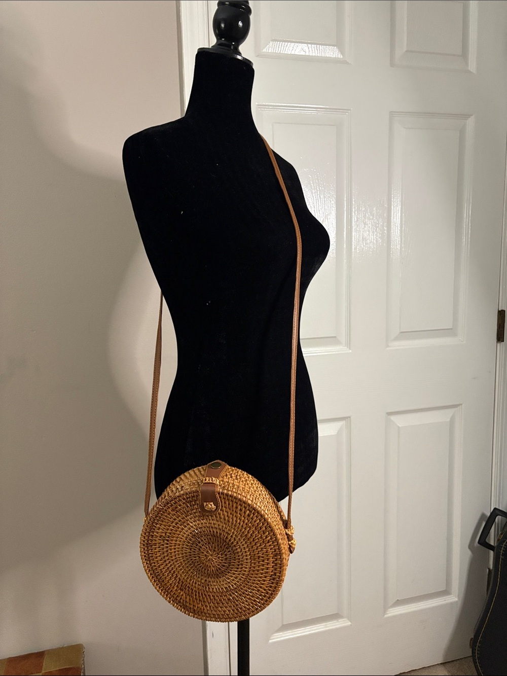 Round Woven Crossbody Bag in Tan